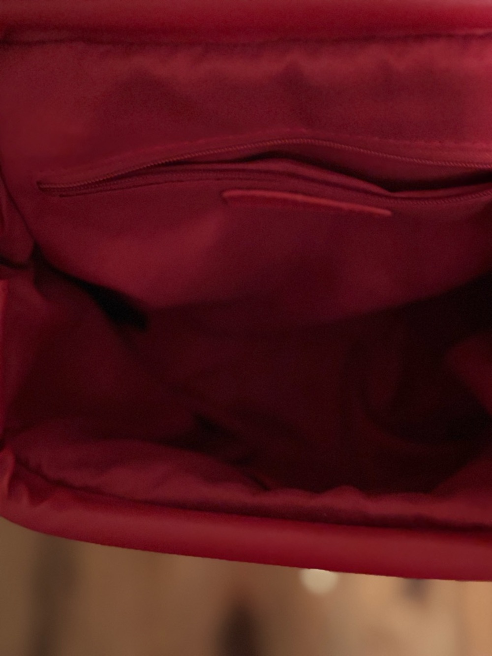Badgley Mischka Red Shoulder Bag with Chain Strap - Picture 5 of 6